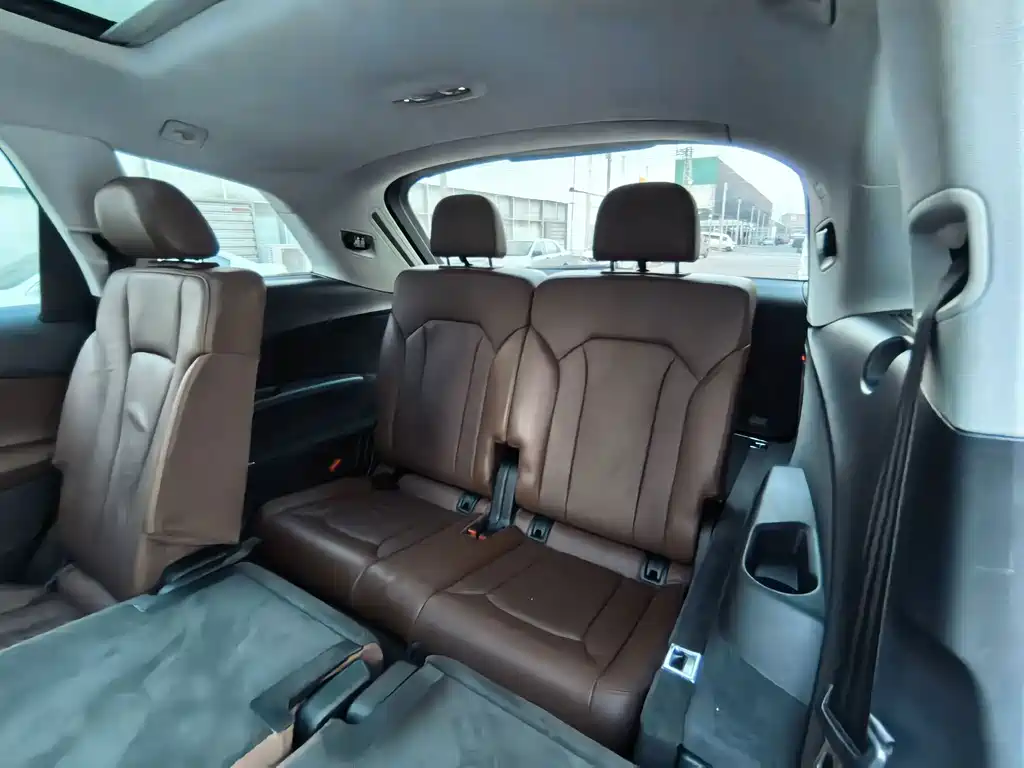 Audi Q7 — миниатюра 8