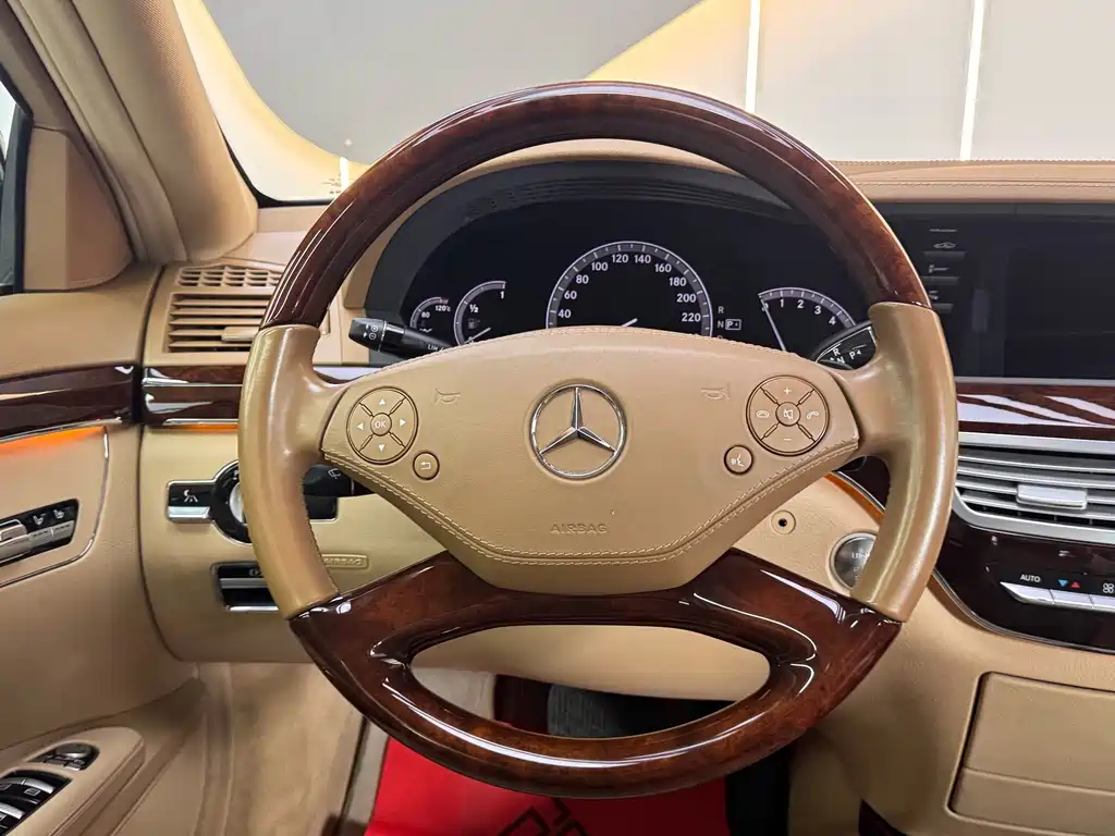 Mercedes-Benz S-Class — миниатюра 22