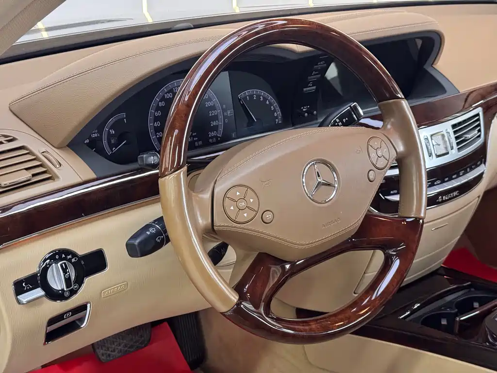 Mercedes-Benz S-Class — миниатюра 13