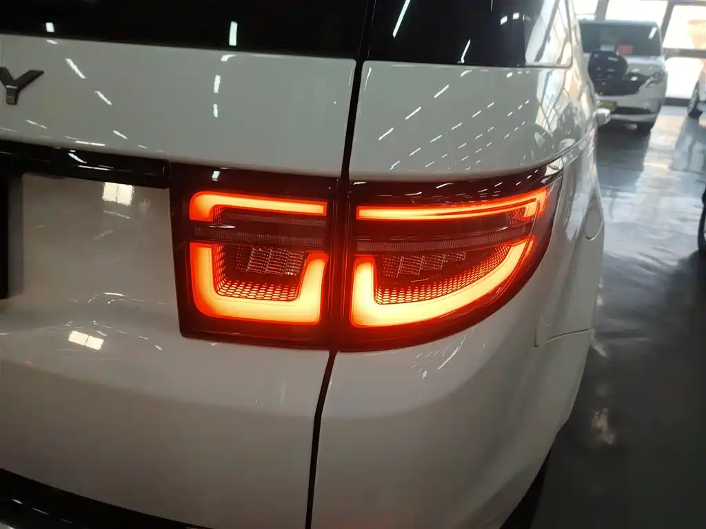 Land Rover Discovery Sport 2022 249PS R-Dynamic S 5 мест