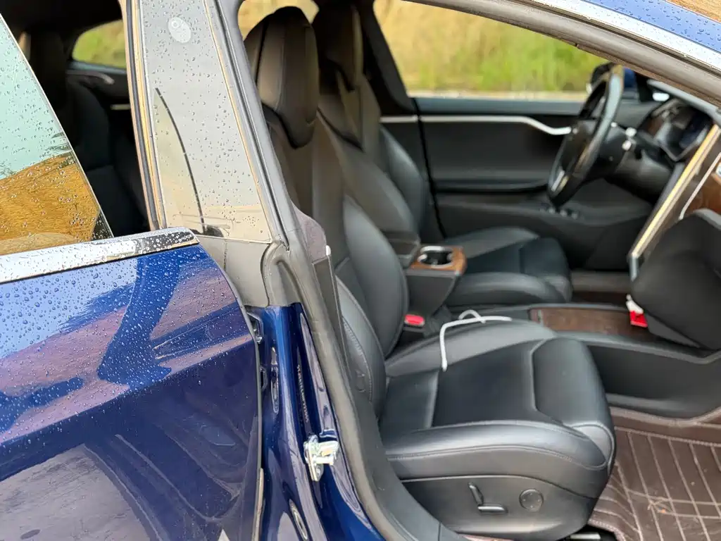 Tesla Model S — миниатюра 12