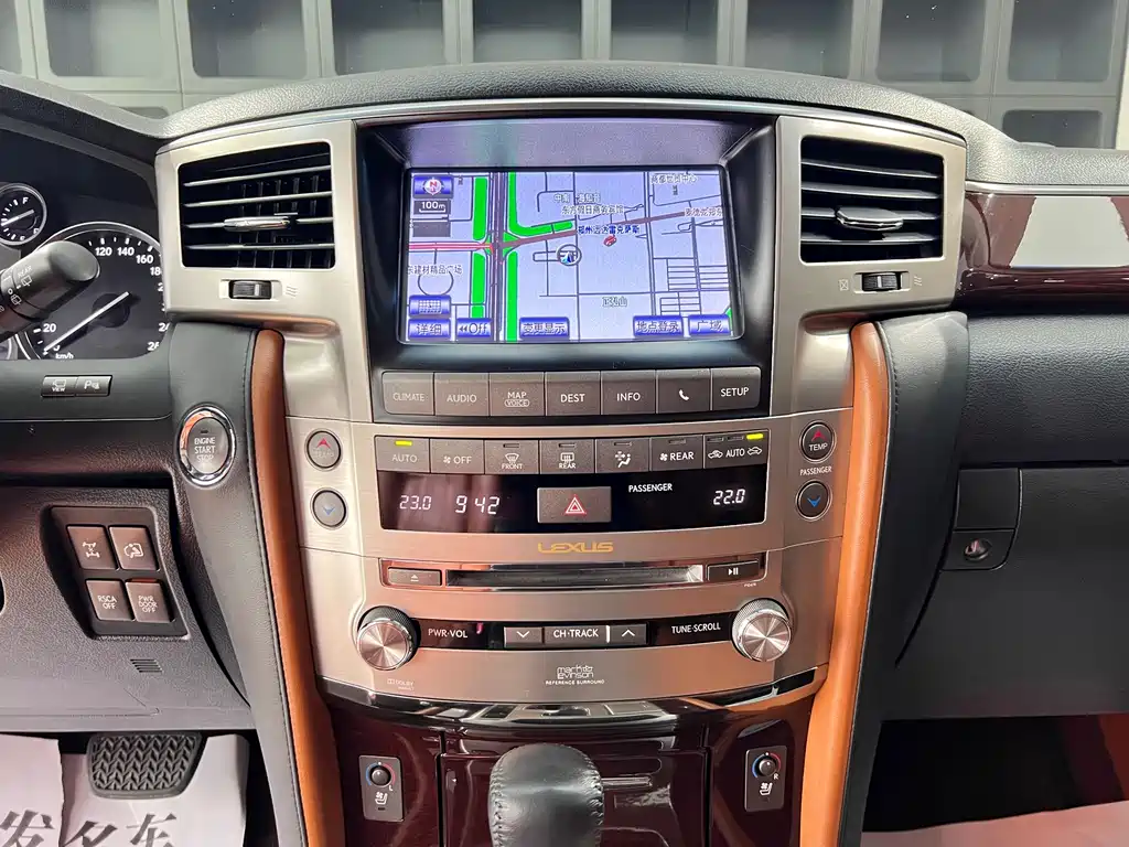 Lexus LX — миниатюра 22