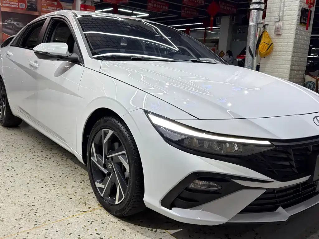 Hyundai Elantra — миниатюра 3