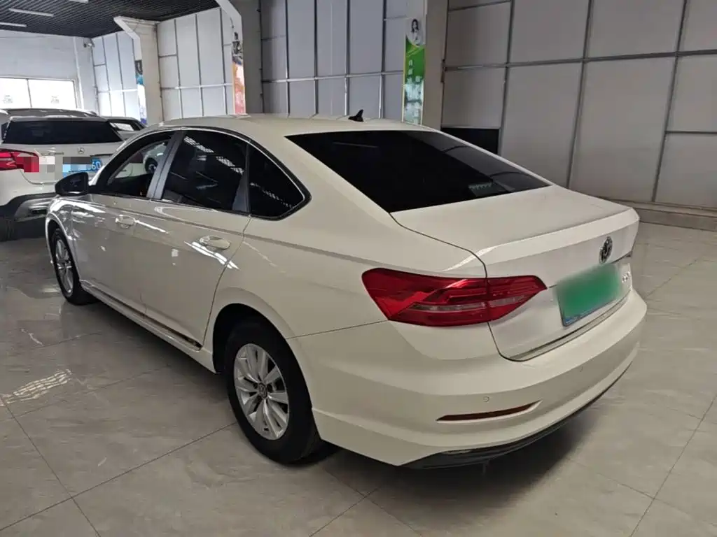 Volkswagen Lavida — миниатюра 5