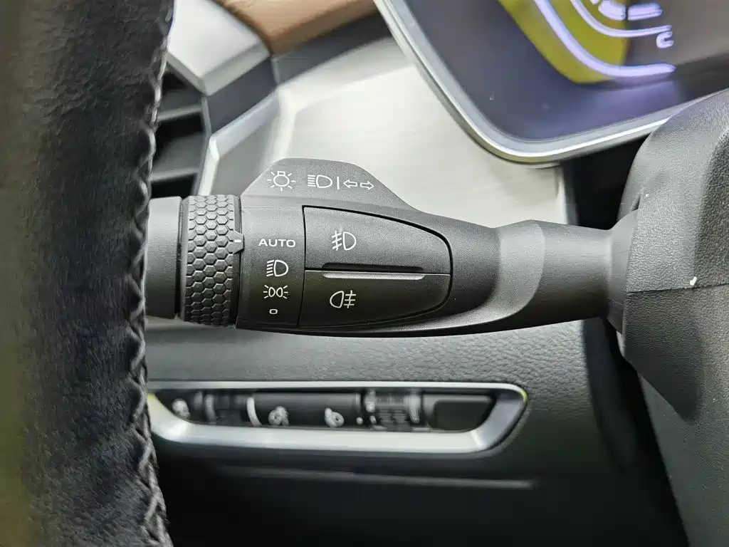 Geely Binyue — миниатюра 21