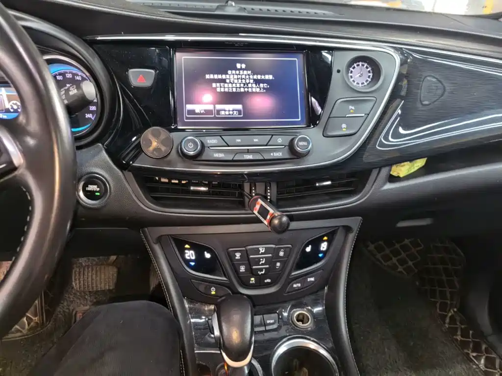 Buick Envision Plus — миниатюра 13