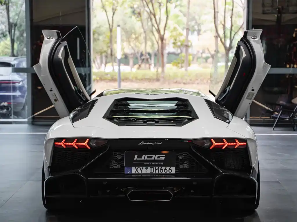 Lamborghini Aventador 2011 LP 700-4