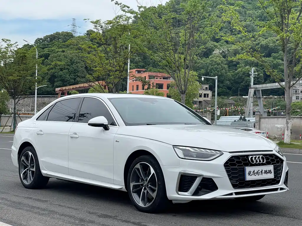 Audi A4L 2021