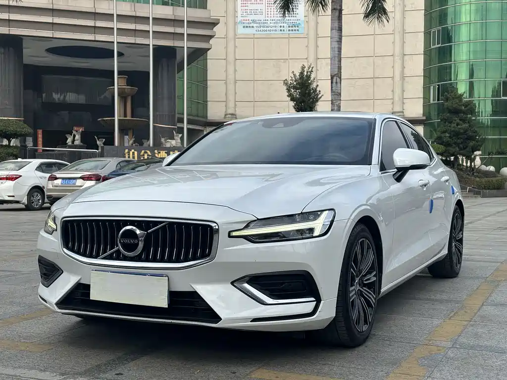VOLVO S60