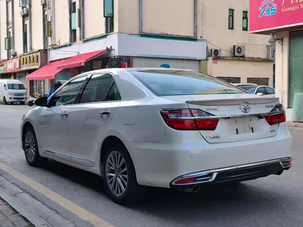 Toyota Camry — миниатюра 9