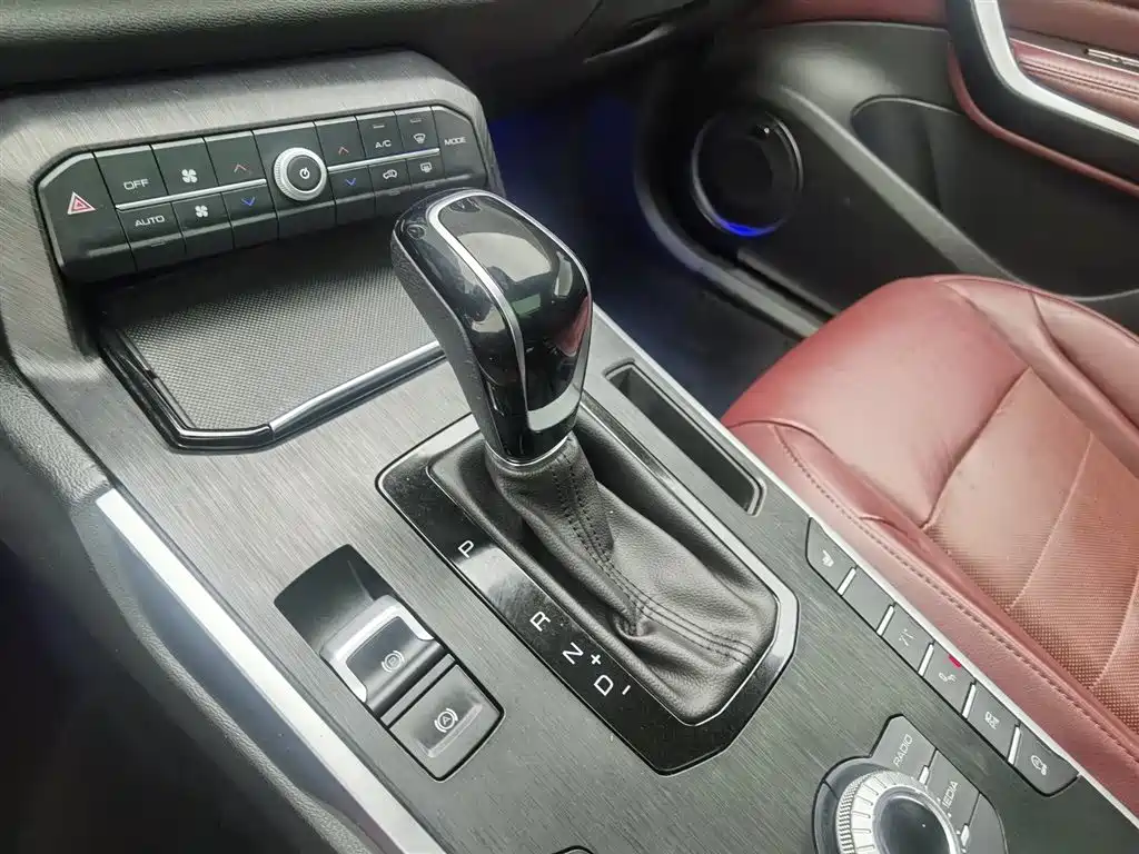 WEI PAI WEI BRAND VV7