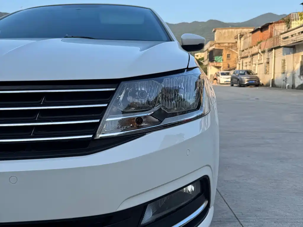 Volkswagen Lavida — миниатюра 5