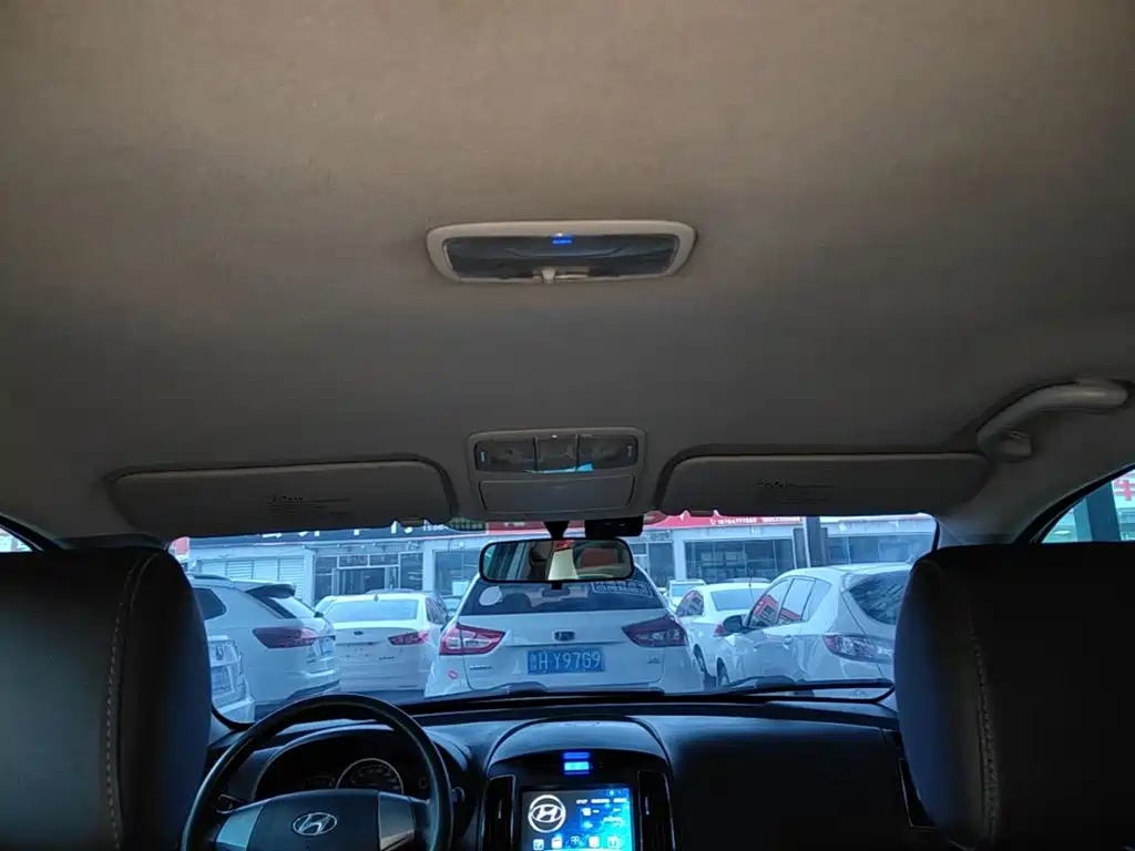Hyundai Elantra — миниатюра 18