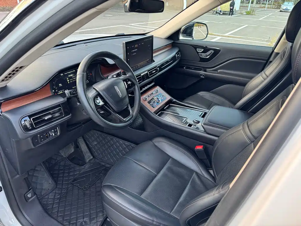 Lincoln Aviator — миниатюра 14
