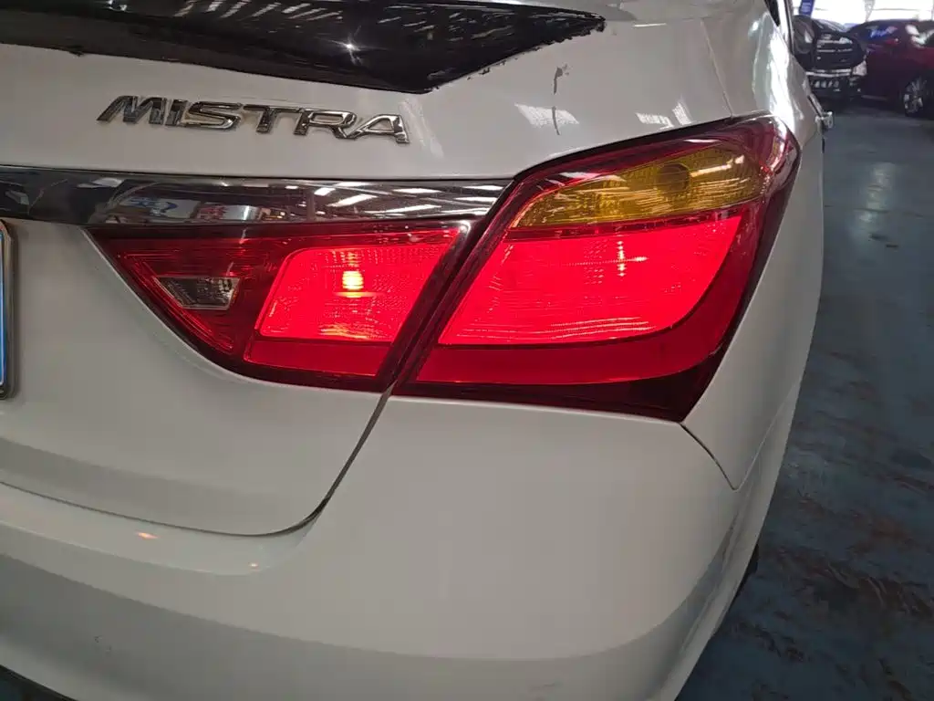 Hyundai Mistra — миниатюра 8