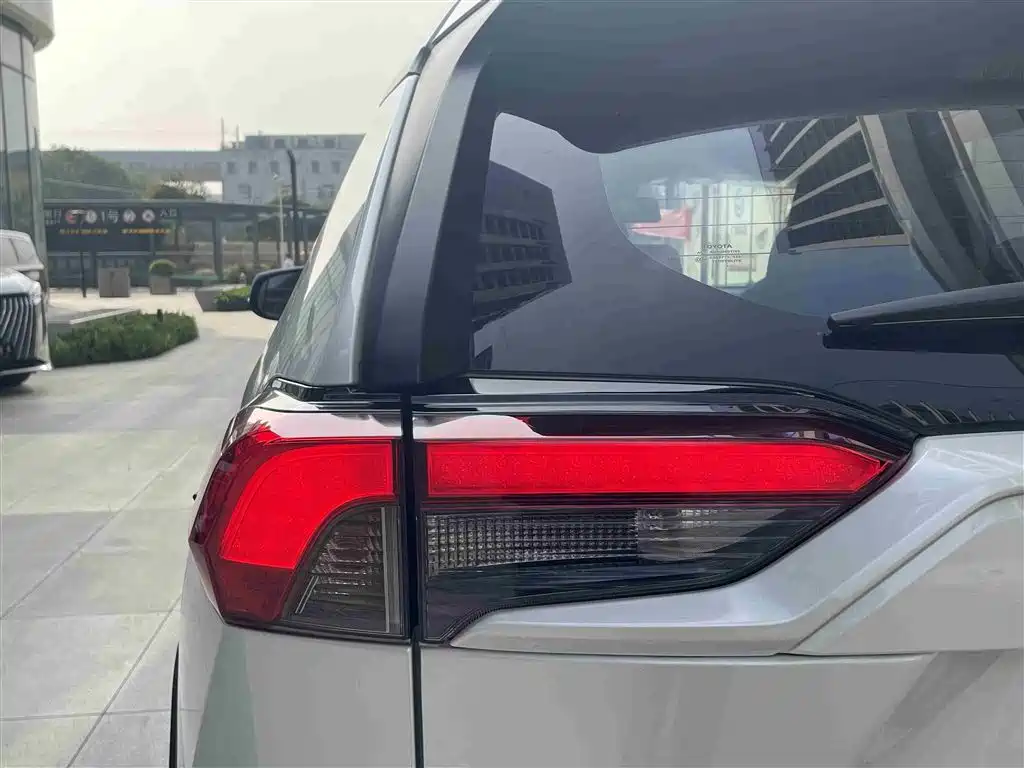 TOYOTA RAV4 RONGFANG