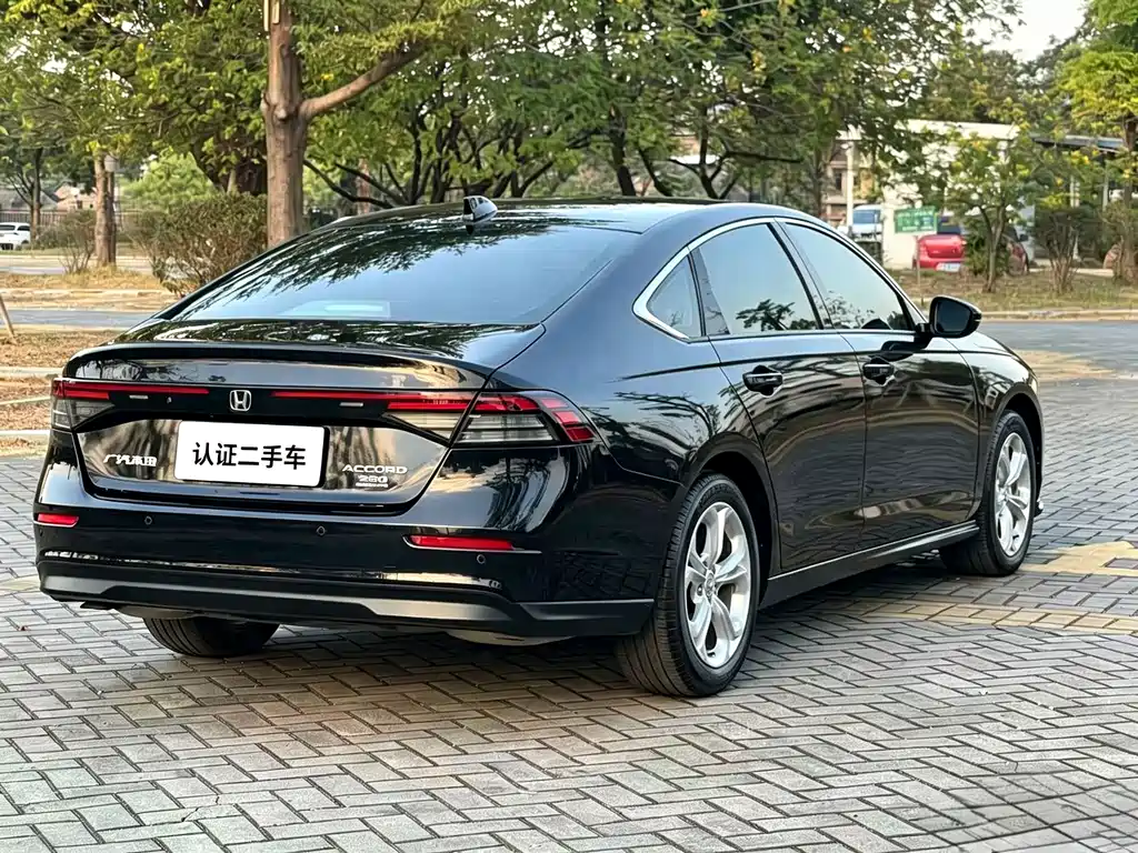 Honda Accord — миниатюра 16