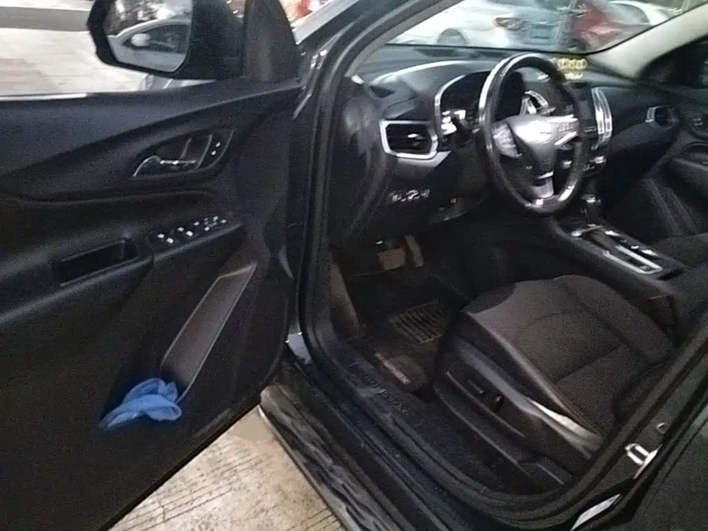 Chevrolet Equinox — миниатюра 16