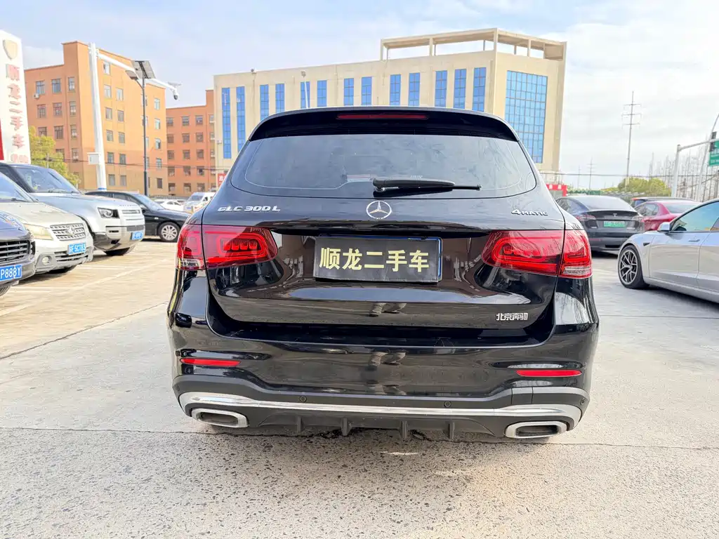MERCEDES-BENZ GLC