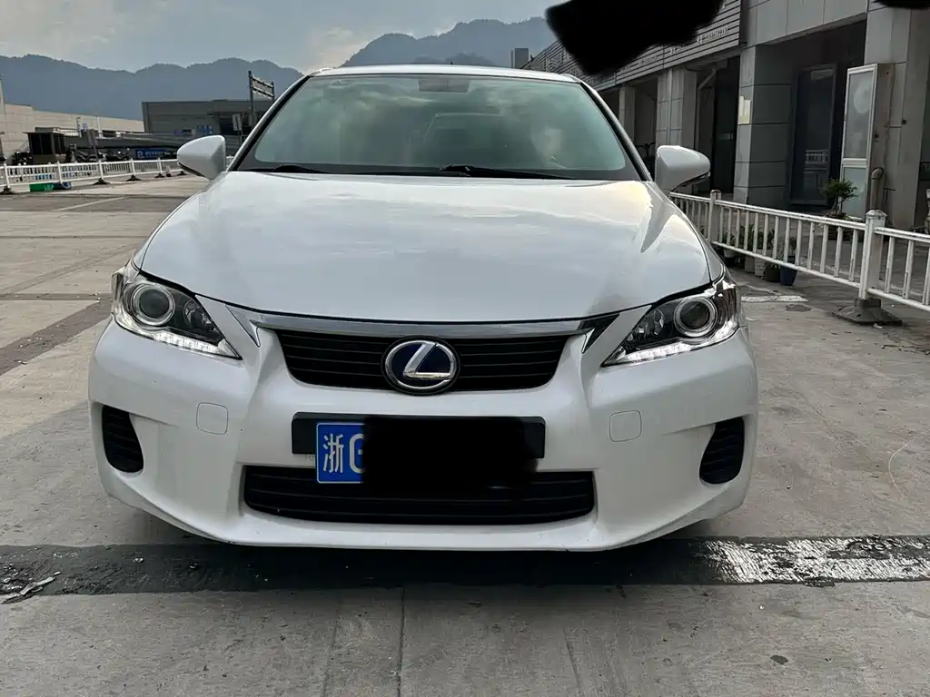 Lexus CT 2013 CT200h