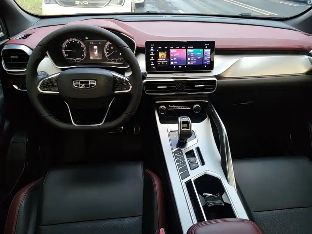 Geely Binyue — миниатюра 10