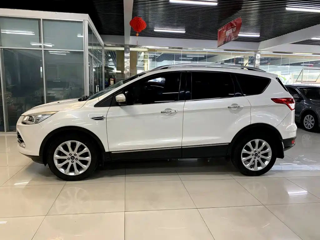 Ford Kuga — миниатюра 10