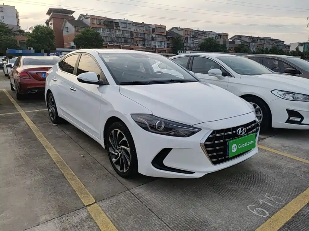 Hyundai Elantra — миниатюра 4