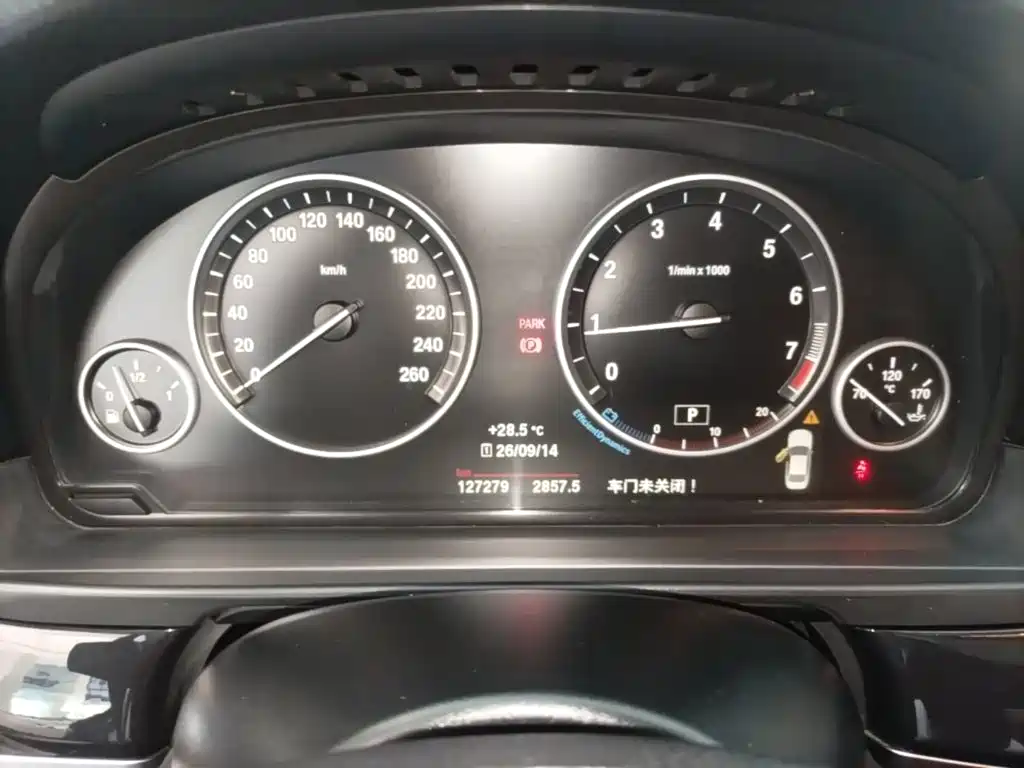 BMW 5 Series — миниатюра 12