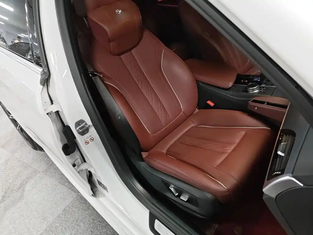 BMW 5 Series — миниатюра 25