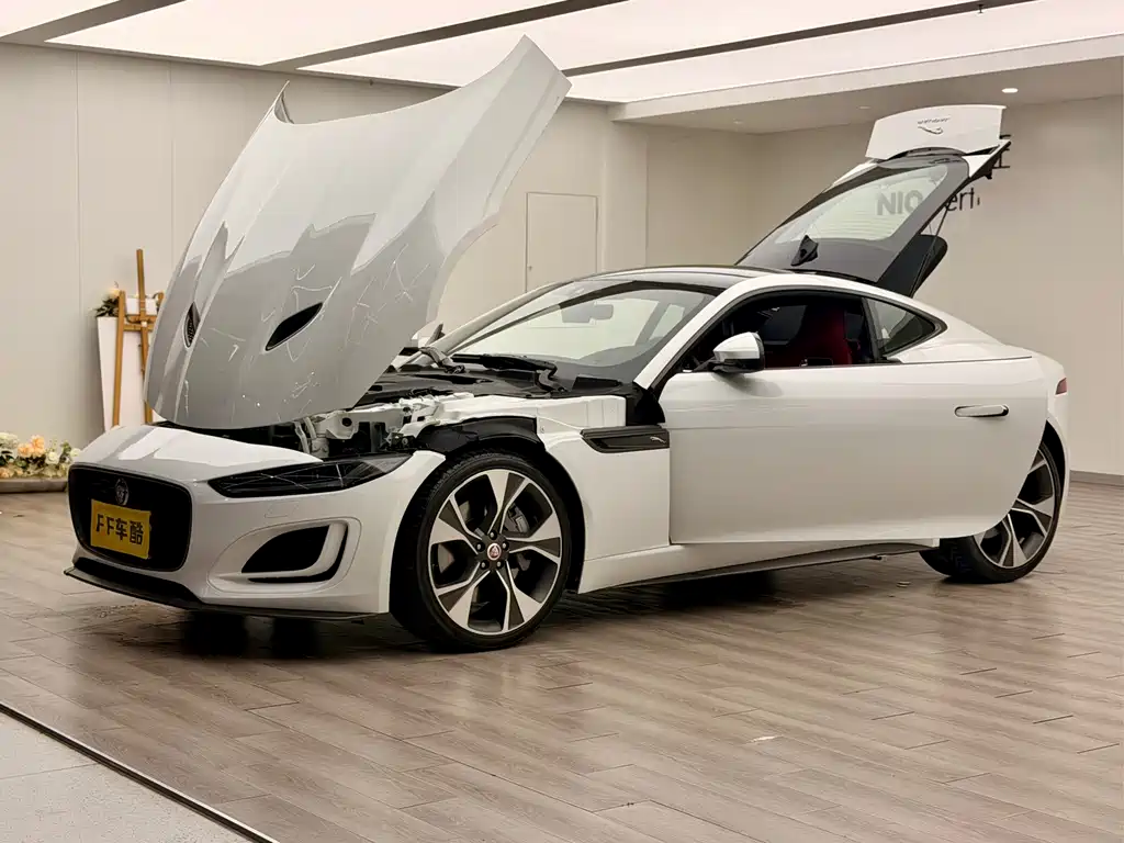 Jaguar F-Type 2022 P300 R-DYNAMIC BLACK