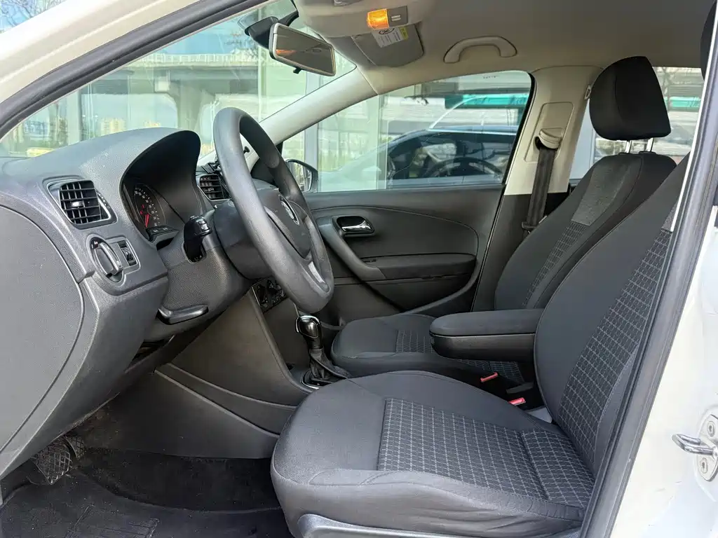 Volkswagen Polo — миниатюра 5