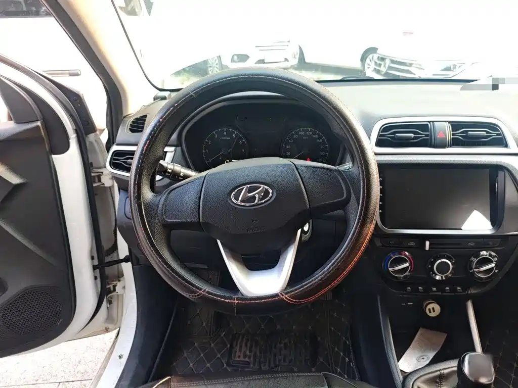 Hyundai Verna — миниатюра 6