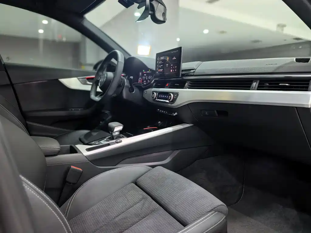 Audi A4 (Import) — миниатюра 21