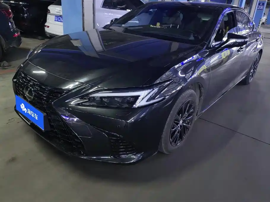 Lexus ES 2025
