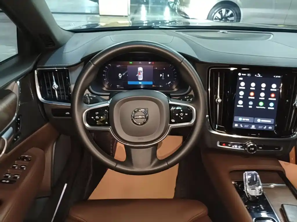 Volvo S90 — миниатюра 11