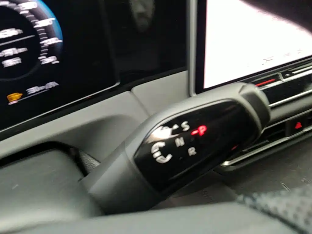 Volkswagen Tiguan L — миниатюра 14