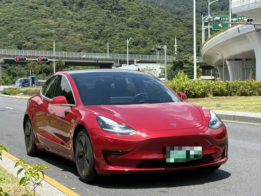 Tesla Model 3 — миниатюра 14