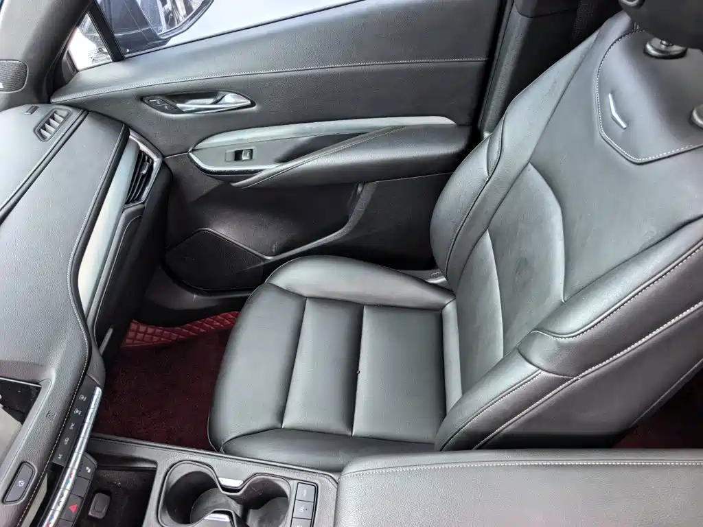 Cadillac XT4 — миниатюра 10