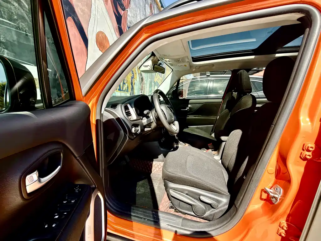 Jeep Renegade — миниатюра 9
