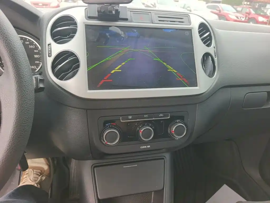Volkswagen Tiguan — миниатюра 13