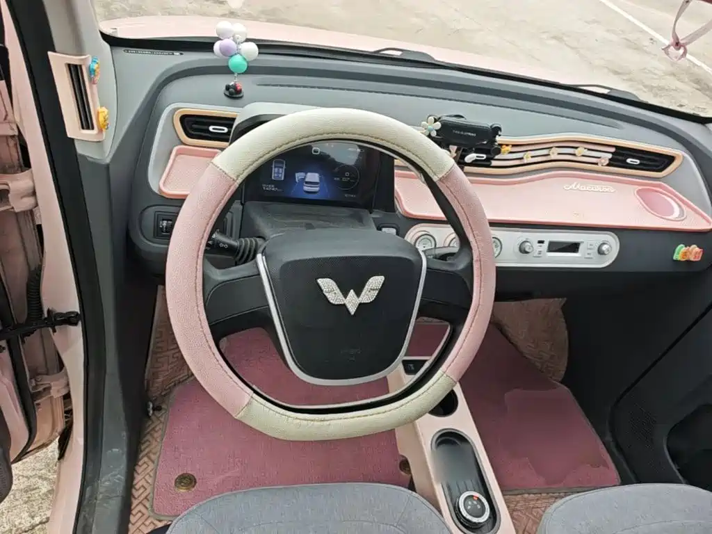 Wuling MINIEV — миниатюра 11