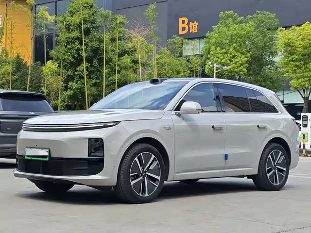 IDEAL CAR IDEAL L6 2025