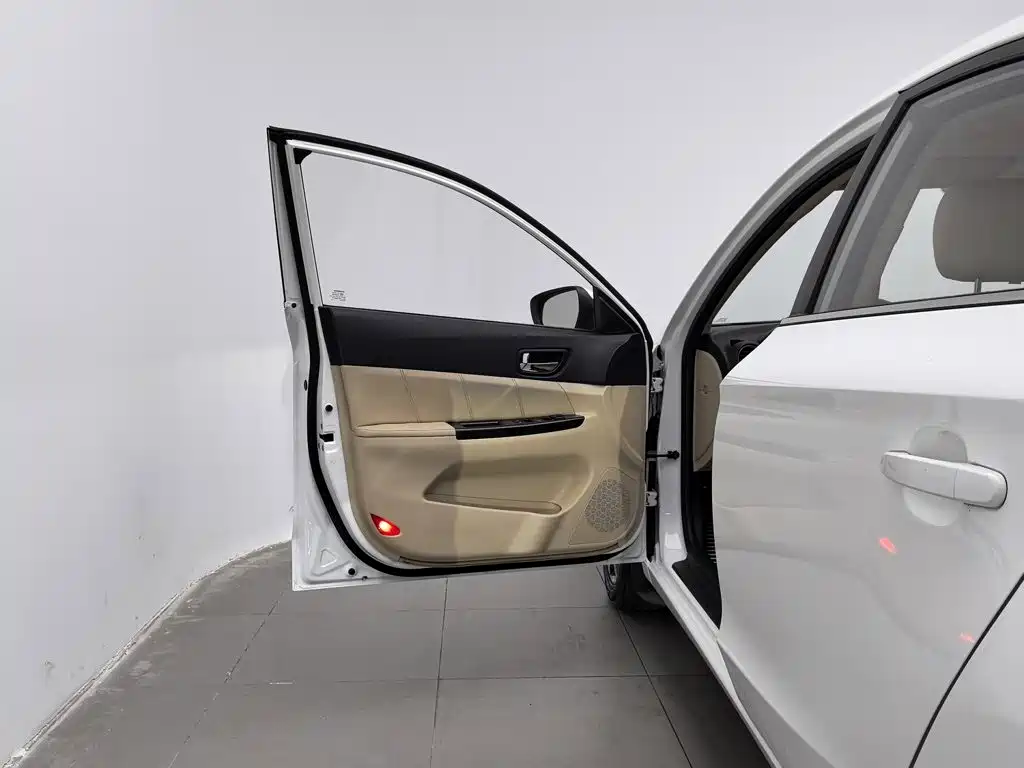 Changan Eado — миниатюра 8