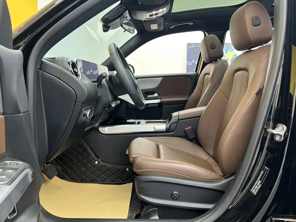 Mercedes-Benz GLB — миниатюра 17