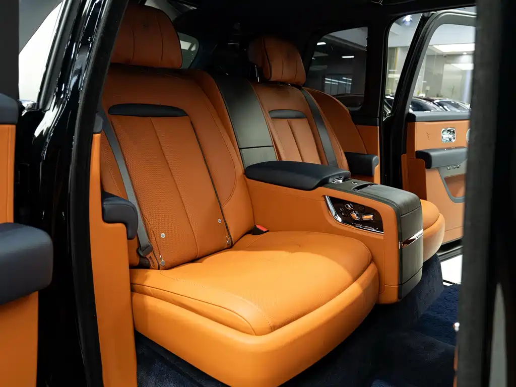 Rolls-Royce Cullinan 2018 мест
