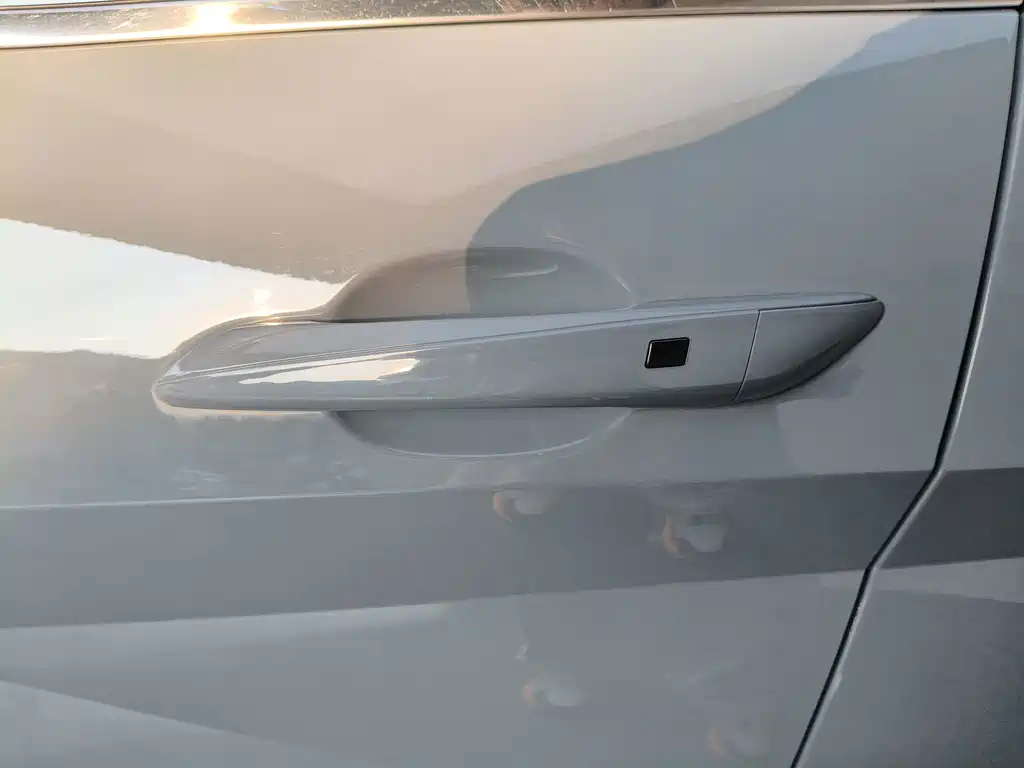 Hyundai Elantra — миниатюра 27