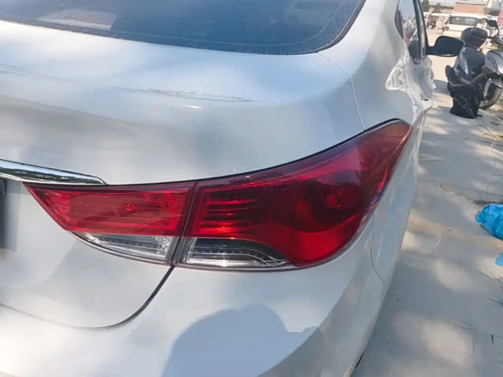 Hyundai Elantra Langdong — миниатюра 8