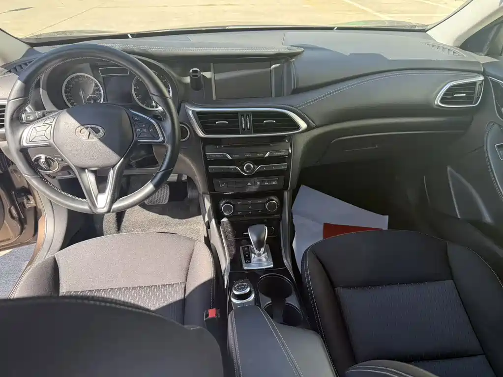 Infiniti QX30 — миниатюра 7