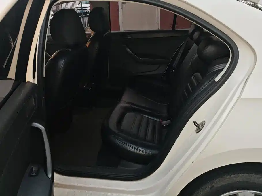 Volkswagen Santana — миниатюра 10