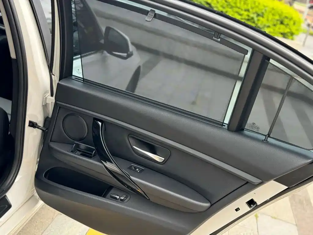 BMW 3 Series — миниатюра 13